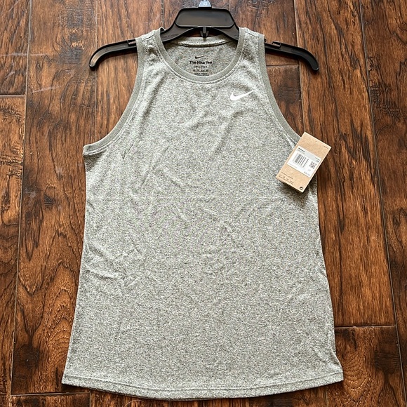 NWT!! Nike Dri Fit tank top, size women’s x-small - Picture 6 of 10